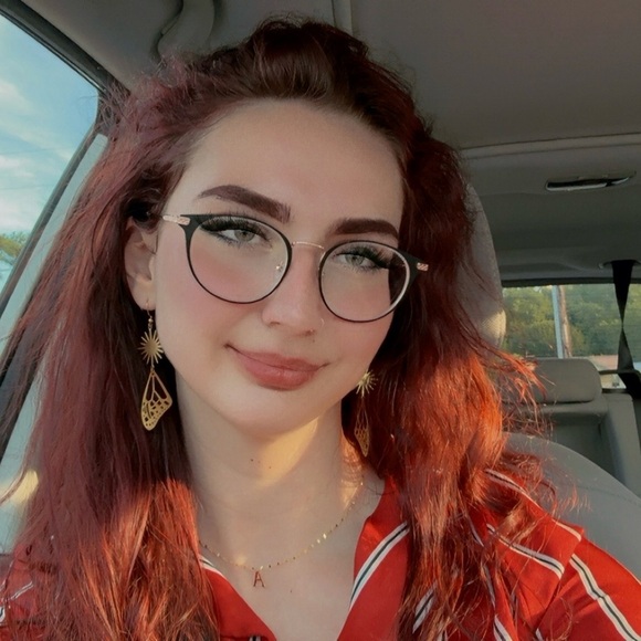 Meet your Posher, Addie - Picture 2 of 2